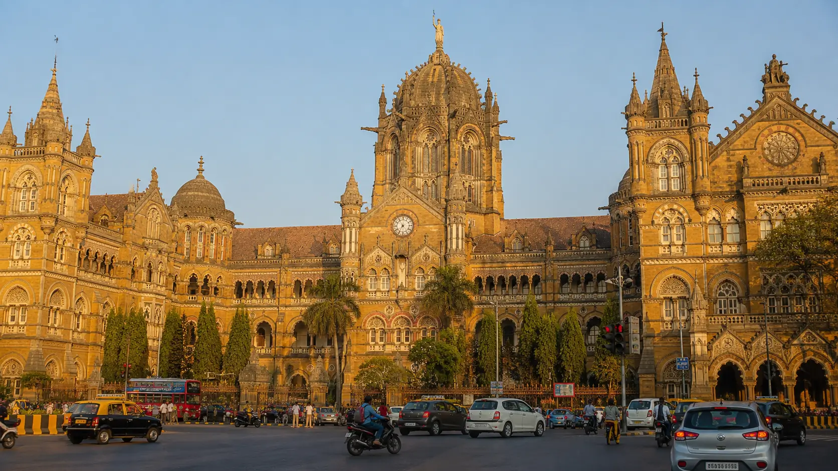 Qué detalles victorianos conserva Chhatrapati Shivaji Terminus en el centro de Mumbai