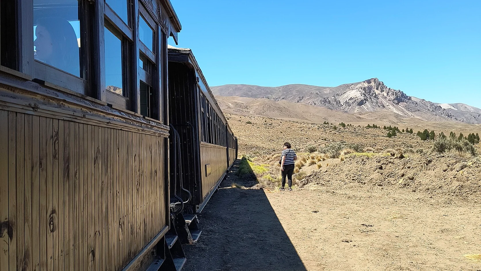 Argentina en tren: La Trochita, el viejo expreso patagónico de vía angosta