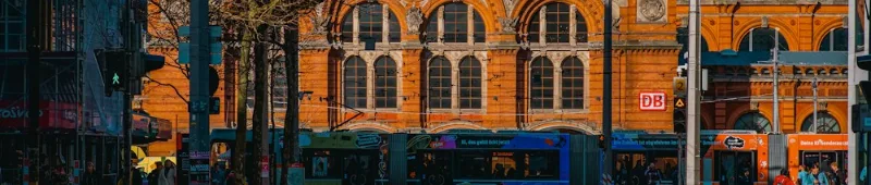 Qué elementos victorianos sobreviven en la fachada ferroviaria de London St Pancras