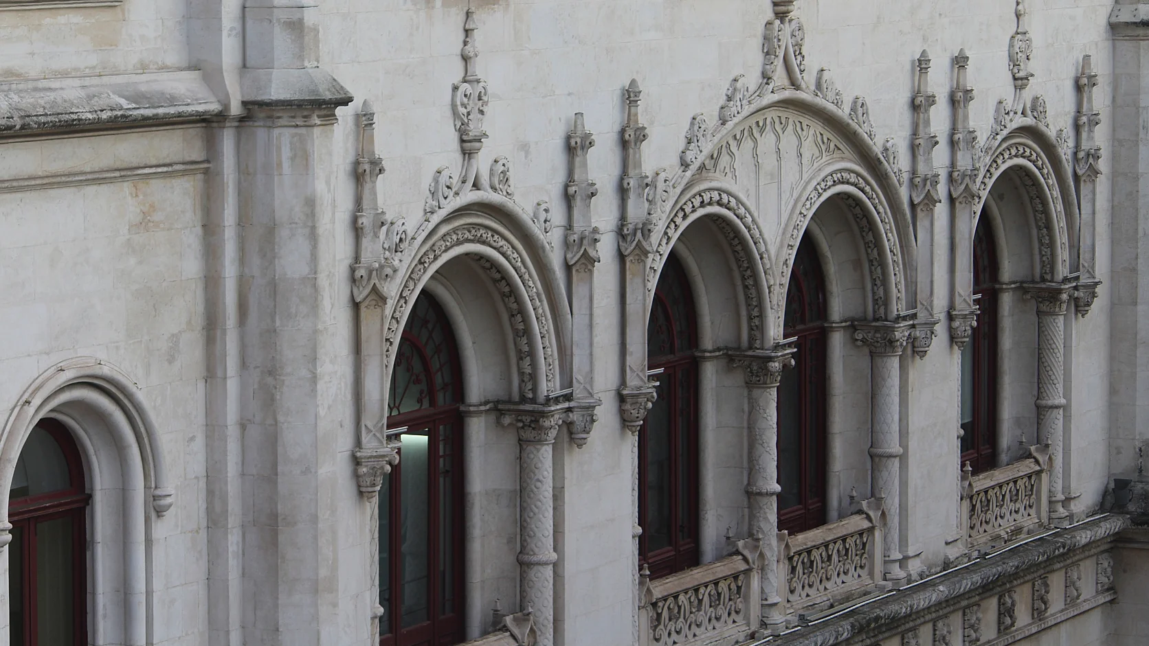 Lisboa Rossio, la estación que talló en piedra la memoria marítima de Portugal
